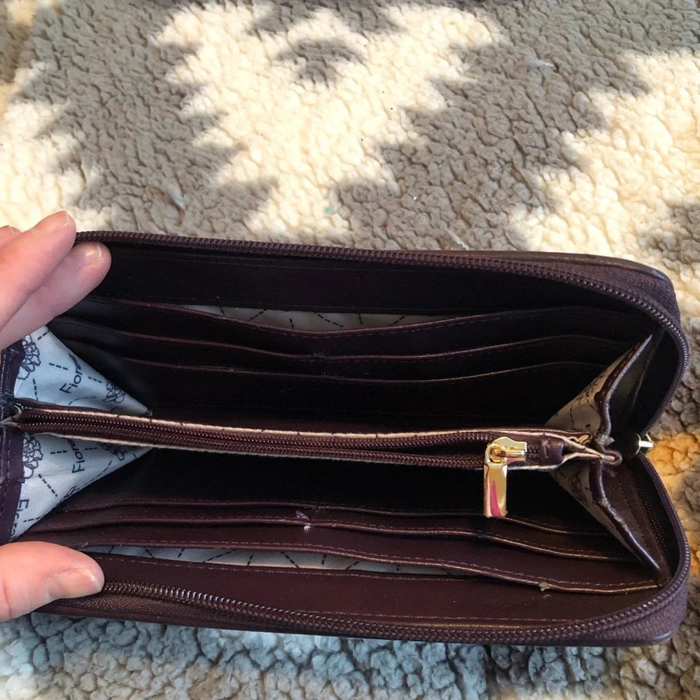 Ladies wallet - Picture 2 of 2